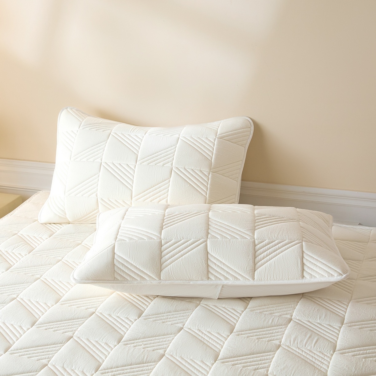 Pure Cotton Quilted Mattress Protector with Square Pattern, 3-Layer Padded Fitted Mattress Cover with Elastic Skirt, Breathable & Machine Washable