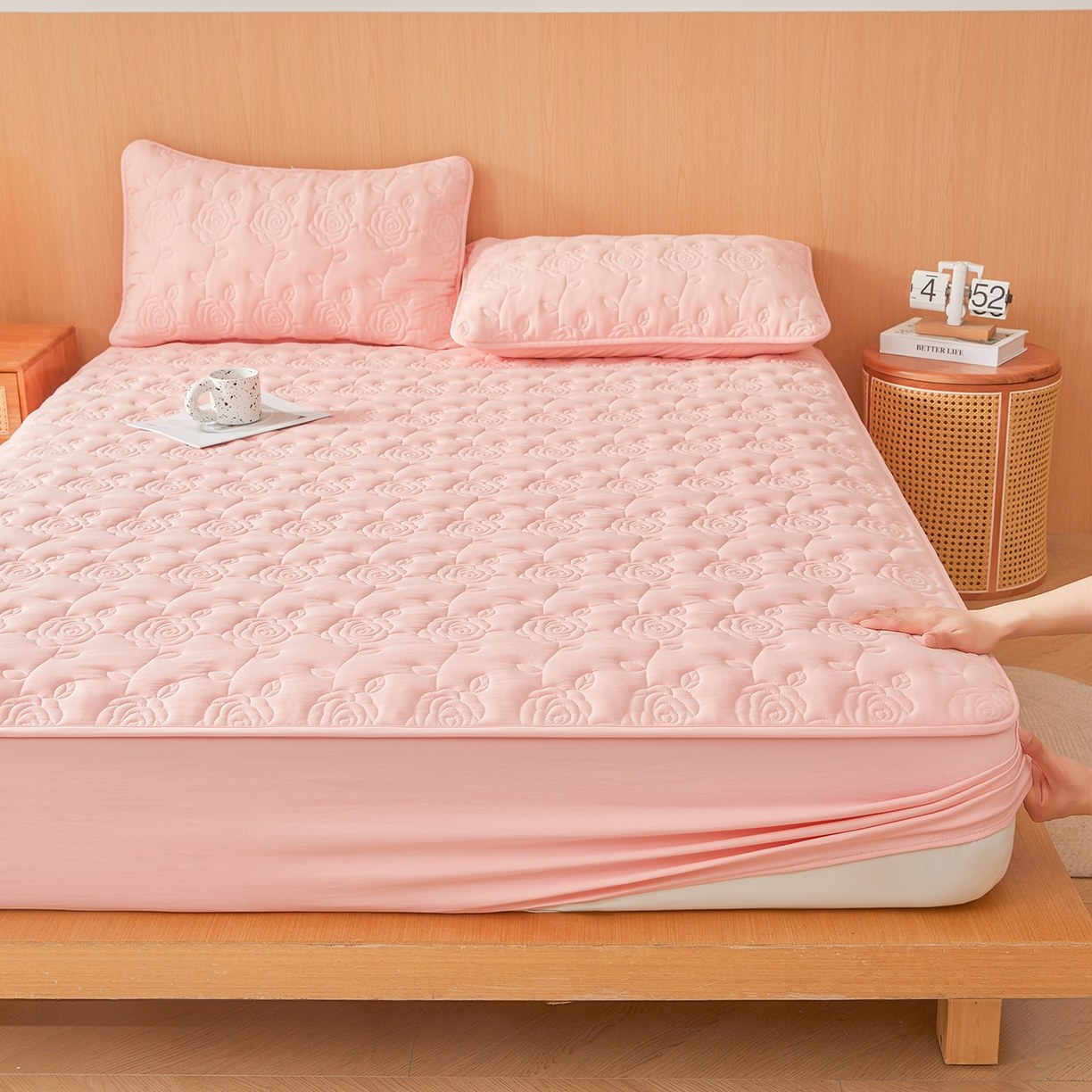 Rose Quilted Microfiber Mattress Protector, Soft Breathable Fitted Mattress Cover with 360° Elastic Skirt, Machine Washable