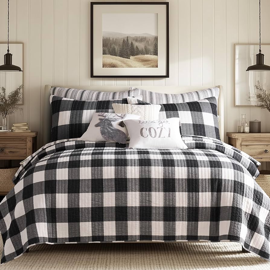 3-Piece Black and White Buffalo Plaid Quilted Bedcover Set with Classic Check Pattern and Shams