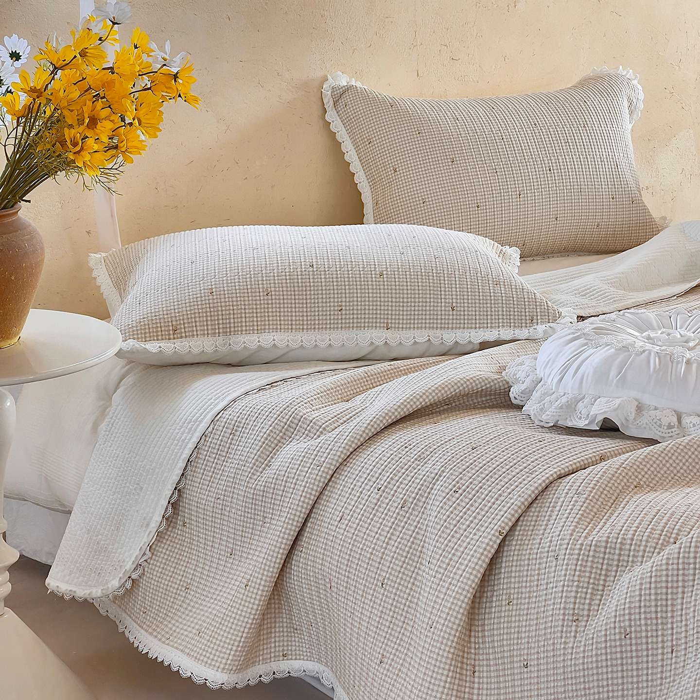 Pure Cotton Floral Bedspread Set (3-Piece) with Lace Trim
