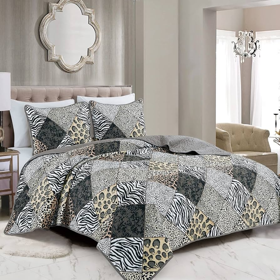 3-Piece Leopard Print Quilted Bedcover Set with Classic Animal Pattern and Pillow Shams