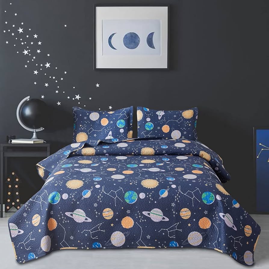 3-Piece Christmas Red Plaid Quilted Bedcover Set with Santa Motifs and Festive Pillow Shams