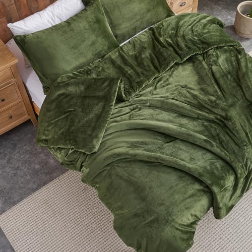 Forest Green Velvet Comforter Set – Ultra Soft Quilted 3-Piece Bedding Set