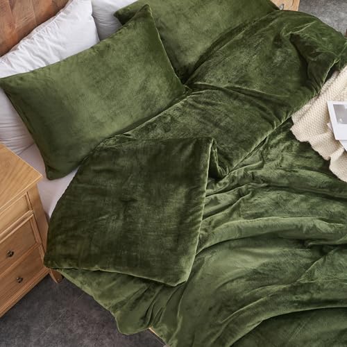 Forest Green Velvet Comforter Set – Ultra Soft Quilted 3-Piece Bedding Set