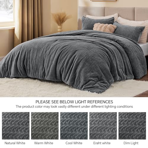 Reversible Knitted Flannel & Velvet Comforter Set – 3D Leaf Texture 3-Piece Bedding Set