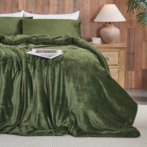 Forest Green Velvet Comforter Set – Ultra Soft Quilted 3-Piece Bedding Set