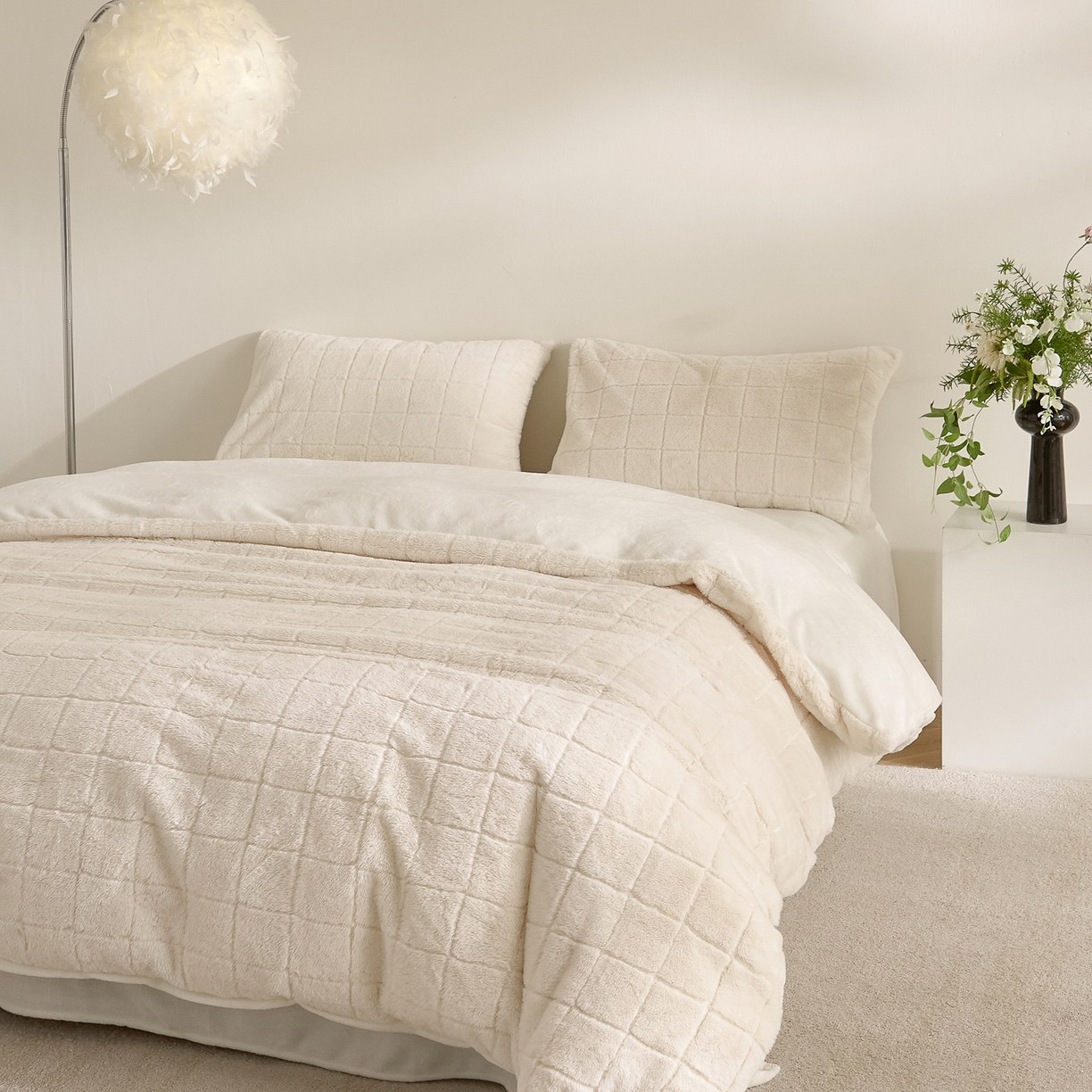 Checkered Faux Rabbit Fur & Milk Velvet Comforter Set – Soft Jacquard 3-Piece Bedding Set