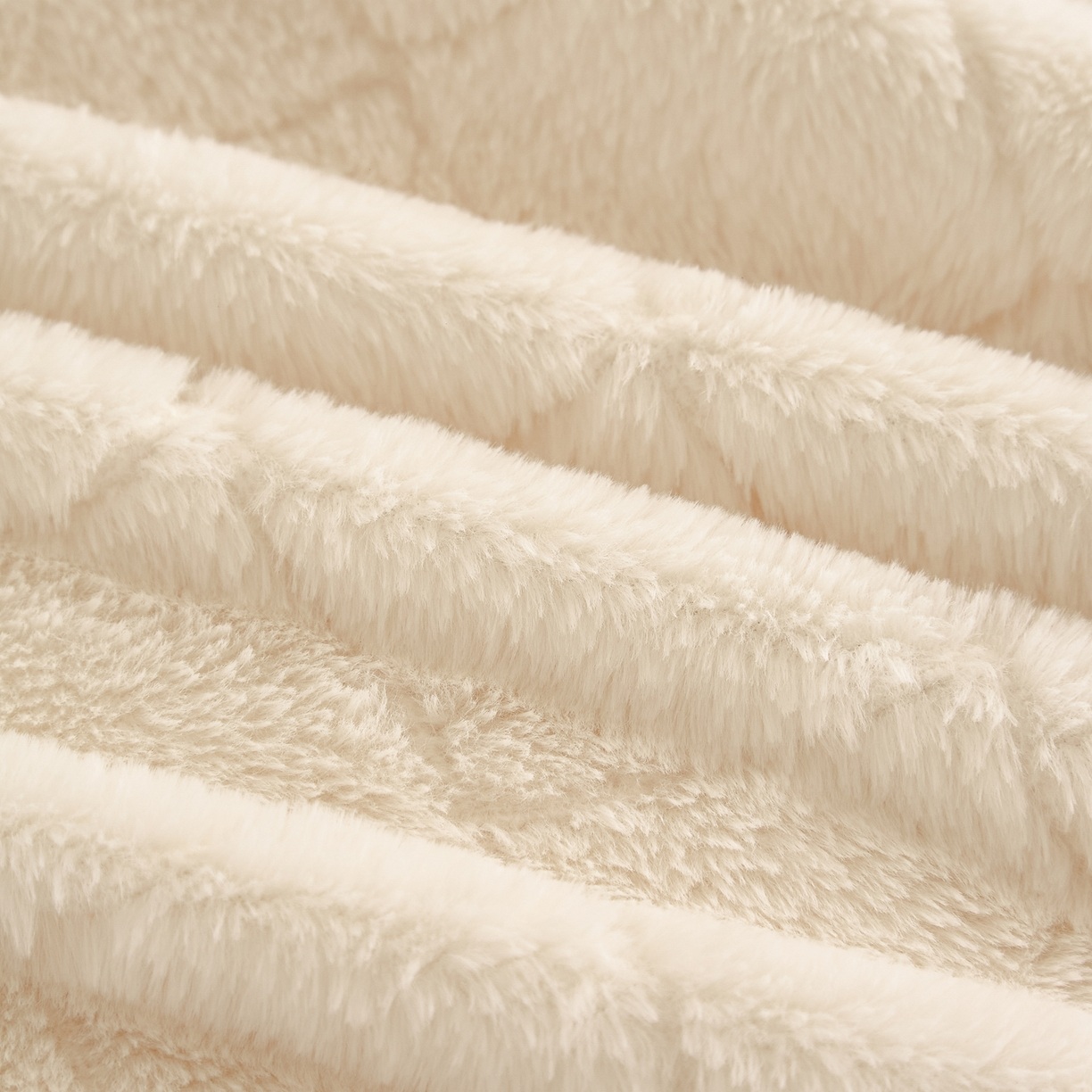 Checkered Faux Rabbit Fur & Milk Velvet Comforter Set – Soft Jacquard 3-Piece Bedding Set